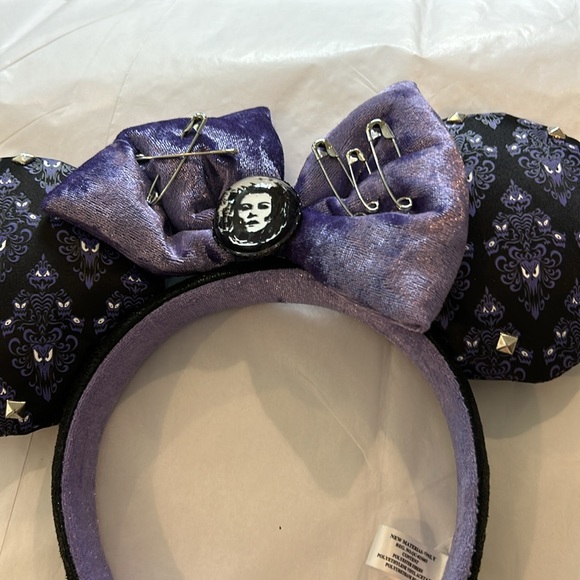 Disney’s haunted mansion, Madame Leto ears her universe see all the details - Picture 2 of 7